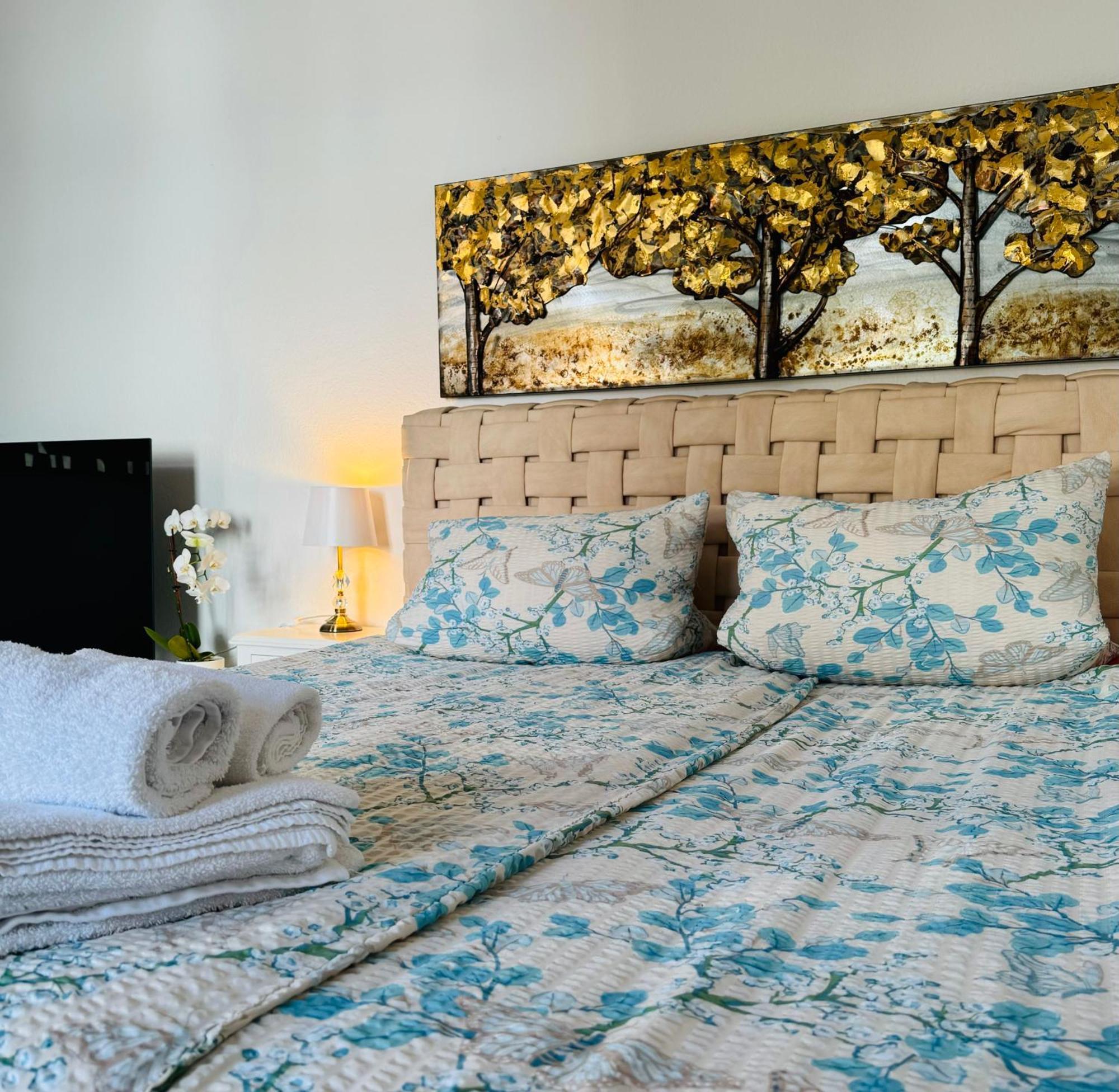 Wohnung Am Schlossgarten シュヴェリーン エクステリア 写真